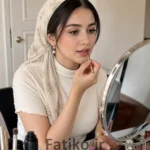 آرایش ملایم روزانه؛ تکنیک‌های طبیعی و ماندگار: آموزش پایه آرایش روزمره (پوست، چشم، لب)